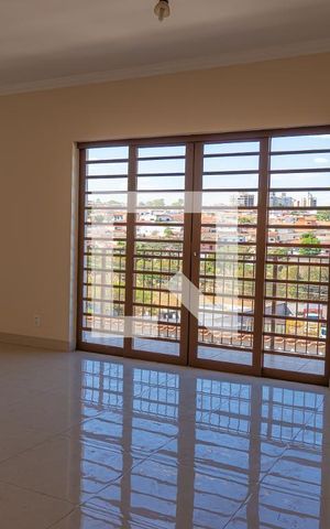 Casa à venda com 185m², 3 quartos e 2 vagas Casa à venda com 185m², 3 quartos e 2 vagasSala