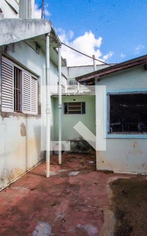 Casa à venda com 170m², 4 quartos e 2 vagas Casa à venda com 170m², 4 quartos e 2 vagasQuintal