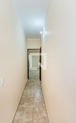 Casa para alugar com 116m², 2 quartos e 1 vaga Casa para alugar com 116m², 2 quartos e 1 vagaCorredor