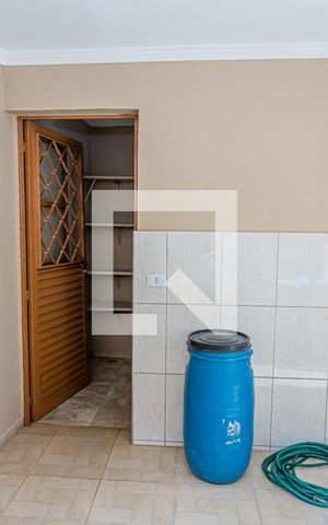 Casa para alugar com 116m², 2 quartos e 1 vaga Casa para alugar com 116m², 2 quartos e 1 vagaÁrea de Serviço