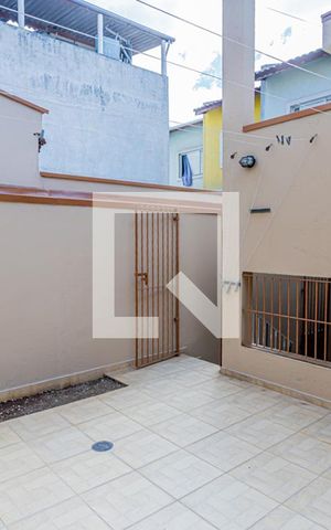Casa para alugar com 116m², 2 quartos e 1 vaga Casa para alugar com 116m², 2 quartos e 1 vagaQuintal