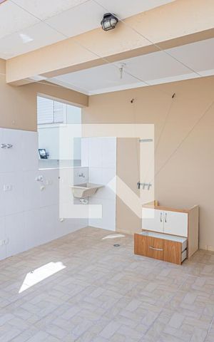 Casa para alugar com 50m², 1 quarto e 1 vaga Casa para alugar com 50m², 1 quarto e 1 vagaQuintal e área de serviço