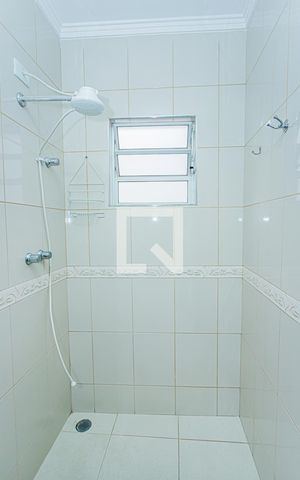 Casa para alugar com 50m², 1 quarto e 1 vaga Casa para alugar com 50m², 1 quarto e 1 vagaBanheiro