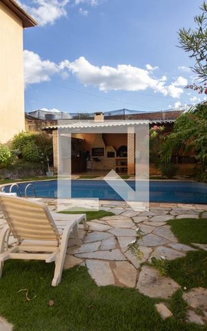 Casa para alugar com 800m², 5 quartos e 4 vagas Casa para alugar com 800m², 5 quartos e 4 vagasPiscina