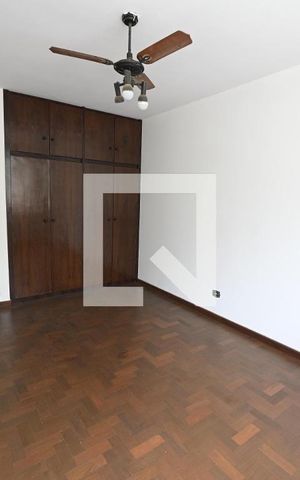 Apartamento à venda com 198m², 4 quartos e 2 vagas Apartamento à venda com 198m², 4 quartos e 2 vagasQuarto 1