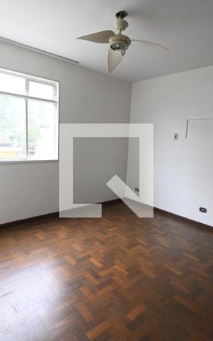 Apartamento à venda com 198m², 4 quartos e 2 vagas Apartamento à venda com 198m², 4 quartos e 2 vagasQuarto 4