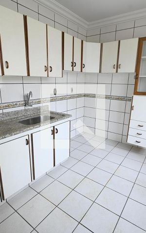 Apartamento à venda com 198m², 4 quartos e 2 vagas Apartamento à venda com 198m², 4 quartos e 2 vagasCozinha