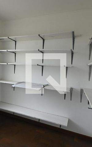 Apartamento à venda com 198m², 4 quartos e 2 vagas Apartamento à venda com 198m², 4 quartos e 2 vagasDespensa
