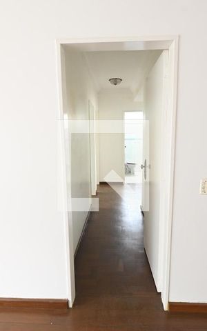 Apartamento à venda com 198m², 4 quartos e 2 vagas Apartamento à venda com 198m², 4 quartos e 2 vagasCorredor