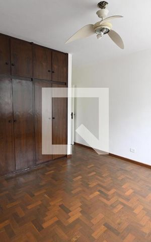 Apartamento à venda com 198m², 4 quartos e 2 vagas Apartamento à venda com 198m², 4 quartos e 2 vagasQuarto 4