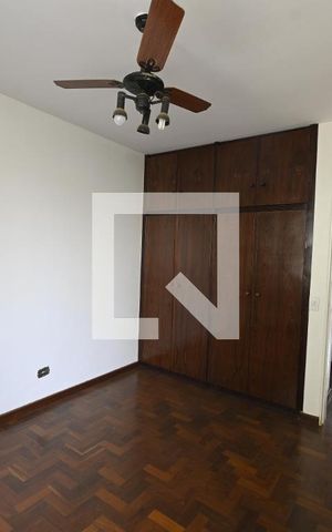Apartamento à venda com 198m², 4 quartos e 2 vagas Apartamento à venda com 198m², 4 quartos e 2 vagasQuarto 2