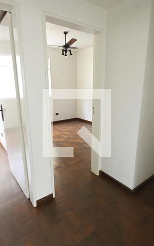 Apartamento à venda com 198m², 4 quartos e 2 vagas Apartamento à venda com 198m², 4 quartos e 2 vagasCorredor
