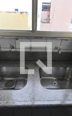 Apartamento à venda com 198m², 4 quartos e 2 vagas Apartamento à venda com 198m², 4 quartos e 2 vagasÁrea de Serviço