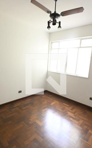 Apartamento à venda com 198m², 4 quartos e 2 vagas Apartamento à venda com 198m², 4 quartos e 2 vagasQuarto 2
