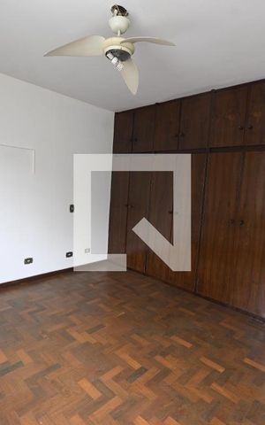 Apartamento à venda com 198m², 4 quartos e 2 vagas Apartamento à venda com 198m², 4 quartos e 2 vagasQuarto 4