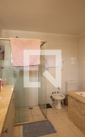 Apartamento para alugar com 241m², 4 quartos e 4 vagasBanheiro suíte 1