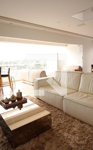 Apartamento para alugar com 241m², 4 quartos e 4 vagasSala