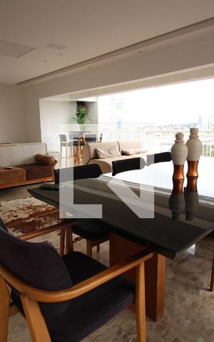 Apartamento para alugar com 241m², 4 quartos e 4 vagasSala