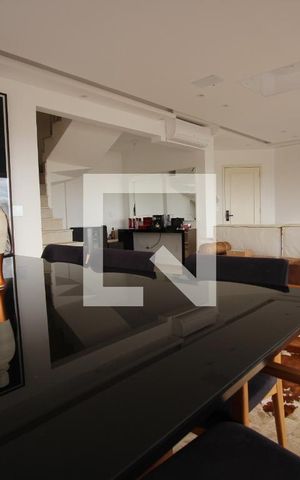 Apartamento para alugar com 241m², 4 quartos e 4 vagasSala