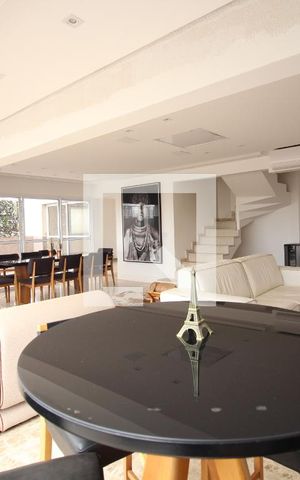 Apartamento para alugar com 241m², 4 quartos e 4 vagasSala