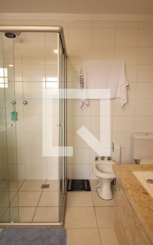 Apartamento para alugar com 241m², 4 quartos e 4 vagasBanheiro suíte 1