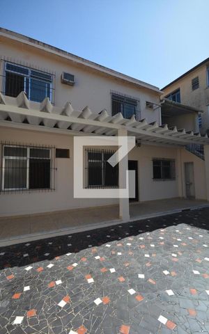 Casa à venda com 280m², 6 quartos e 3 vagasFachada