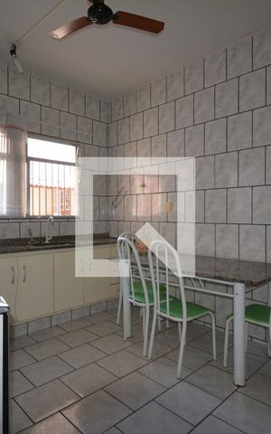Casa à venda com 280m², 6 quartos e 3 vagasCozinha
