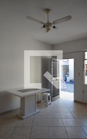 Casa à venda com 280m², 6 quartos e 3 vagasSala