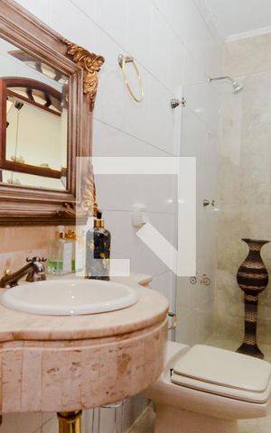 Casa à venda com 650m², 5 quartos e 6 vagasBanheiro Social