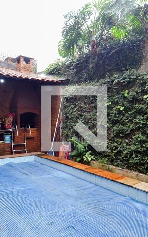 Casa à venda com 650m², 5 quartos e 6 vagasPiscina