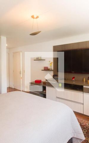 Casa à venda com 450m², 4 quartos e 4 vagasSuíte 1