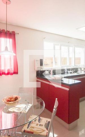 Casa à venda com 450m², 4 quartos e 4 vagasCozinha