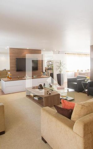 Casa à venda com 450m², 4 quartos e 4 vagasSala de Estar