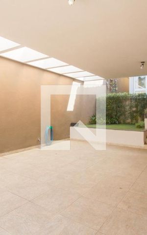 Casa à venda com 450m², 4 quartos e 4 vagasGaragem