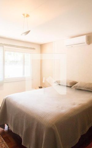 Casa à venda com 450m², 4 quartos e 4 vagasSuíte 1