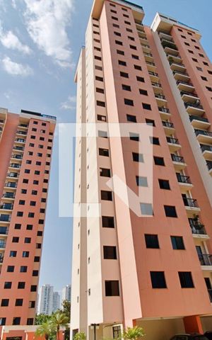 Apartamento à venda com 76m², 3 quartos e 2 vagas Apartamento à venda com 76m², 3 quartos e 2 vagasFachada