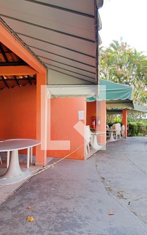 Apartamento à venda com 76m², 3 quartos e 2 vagas Apartamento à venda com 76m², 3 quartos e 2 vagasÁrea comum - Churrasqueira