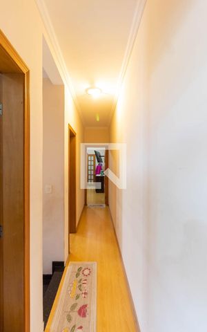 Casa à venda com 132m², 4 quartos e 2 vagasCorredor