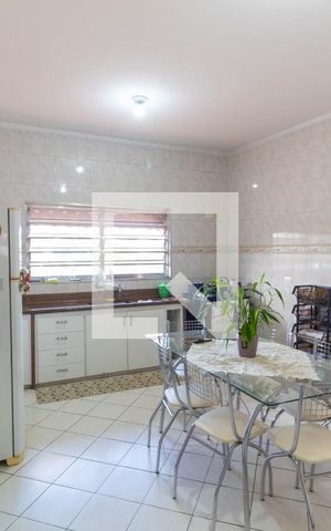 Casa à venda com 132m², 4 quartos e 2 vagasCozinha
