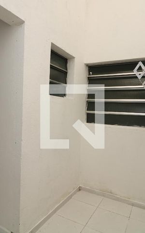 Casa para alugar com 50m², 2 quartos e sem vagaÁrea de Serviço
