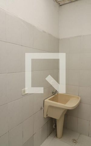 Casa para alugar com 50m², 2 quartos e sem vagaÁrea de Serviço