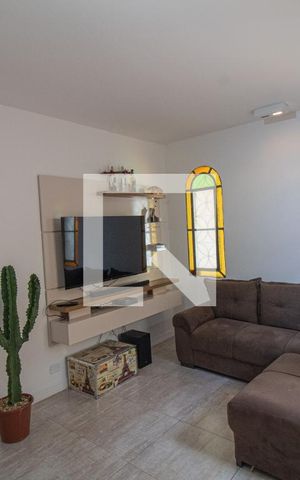 Casa à venda com 180m², 2 quartos e 1 vaga Casa à venda com 180m², 2 quartos e 1 vagaSala