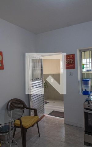 Casa à venda com 180m², 2 quartos e 1 vaga Casa à venda com 180m², 2 quartos e 1 vagaCozinha
