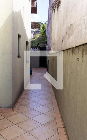 Casa à venda com 600m², 5 quartos e 4 vagasCorredor