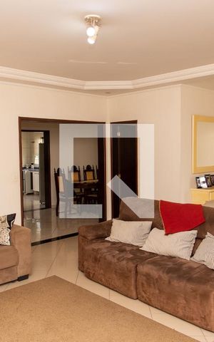 Casa à venda com 600m², 5 quartos e 4 vagasSala de Estar