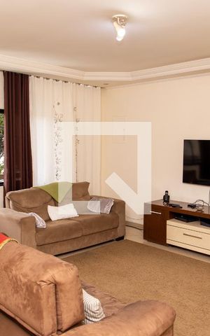 Casa à venda com 600m², 5 quartos e 4 vagasSala de Estar