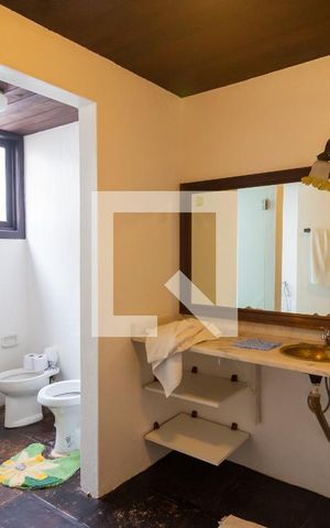 Casa à venda com 2700m², 6 quartos e 2 vagasBanheiro da Suíte 2