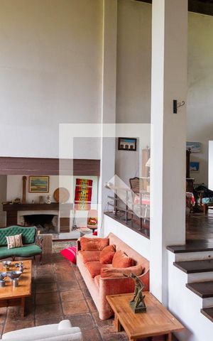 Casa à venda com 2700m², 6 quartos e 2 vagasSala