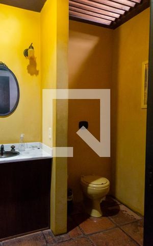 Casa à venda com 2700m², 6 quartos e 2 vagasBanheiro 4