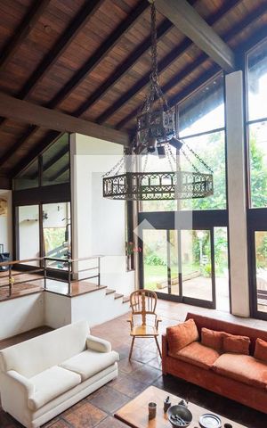Casa à venda com 2700m², 6 quartos e 2 vagasSala